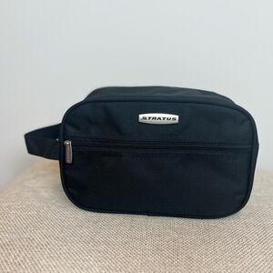 Stratus Toiletry Bag, Black